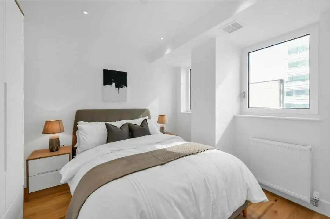 Fully Furnished 2 Bedroom Apartment Canning Town Close To 02 Arena, Canary Wharf With Free Parking London 0*,  United Kingdom